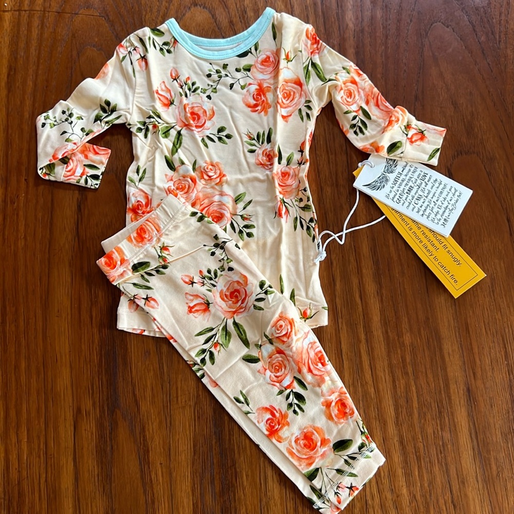 Free birdies pajamas 6-12 months